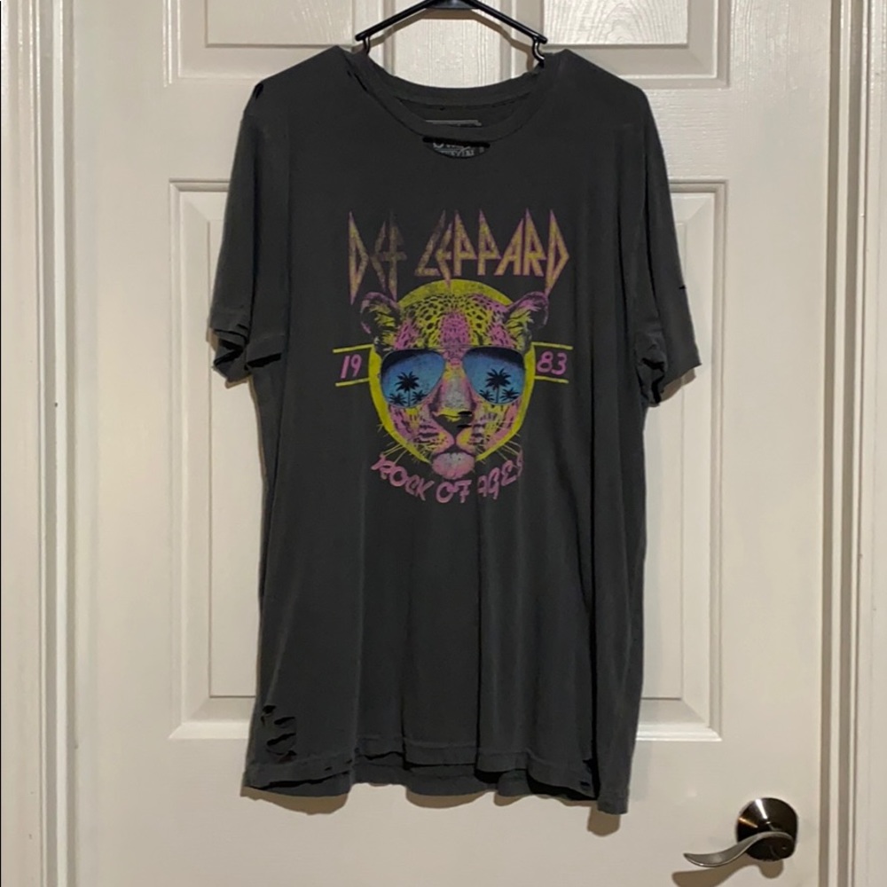 Vintage distressed band tee